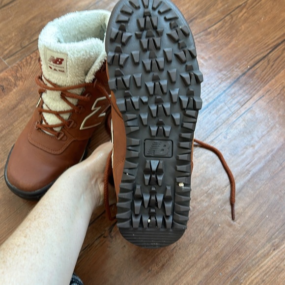 Women’s New Balance Sherpa Lined Hiking Boots - Picture 5 of 7